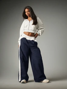 MISSGUIDED Wide Leg Track Pants With Contrast Side Stripe And Elastic Waistband - Relaxed Fit Parachute Trousers For Spring Summer - Navy Blue - View 2