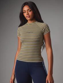 MISSGUIDED Ribbed Striped Slim Fit Tee With Mock Neck And Raglan Short Sleeves Logo Print Fitted Crop Top Spring Summer Essential - Khaki - View 4