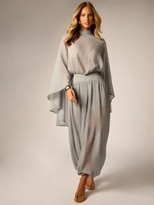 AiiRZ Jumpsuit Chiffon Longgar dengan Kerah Tinggi, Lengan Kelelawar, Detail Ikat Belakang, dan Potongan Kaki Model Harem untuk Acara Malam Musim Panas - Dusty Blue - View 1