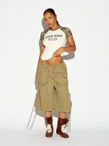 SUMWON WOMEN Oversized bermudacargoshorts med snörning på sidan, dragskorpsmidja, utanpåfickor och vida ben - Armé Grön - Visa 3