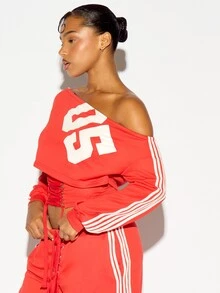 SUMWON WOMEN Sweatshirt Crop Oversized Bahu Terbuka Lengan Panjang Motif Angka Varsity dengan Detail Garis dan Kelim Korset Tali Ikat - Merah - View 3