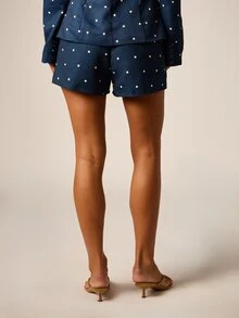 AiiRZ Celana Pendek Polkadot Pinggang Tinggi Potongan Reguler dengan Saku Samping Panjang Tengah Paha untuk Musim Panas Liburan dan Acara Pesta Celana Pendek Jahitan Rapi - Navy Blue - View 5