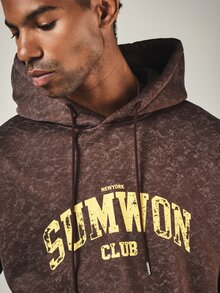 SUMWON Club New York Varsity Arch Text Washed Oversized Pullover Hoodie With Drawstring Long Sleeve Casual Winter Essential - Chocolate Brown - View 5