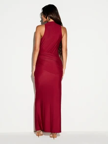 KIZN Vestido ajustado fruncido con cuello alto, sin mangas, abertura lateral y detalle de espalda deportiva para ocasiones formales de noche. - Burdeos - Ver 2