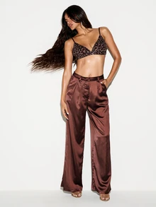 KIZN Crop Top Bralette Leher V Berhiaskan Payet dengan Tali Bahu yang Dapat Diatur dan Gesper Logam di Bagian Belakang, Cocok untuk Pesta Malam Hari atau Festival. - Coffee Brown - View 2