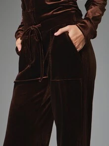 MISSGUIDED بنطلون مخملي واسع الساق بتصميم متسع مع خصر برباط وجيوب خارجية بطول كامل بأسلوب ريترو كاجوال لفصل الخريف والشتاء - قهوة بني - مشاهدة 4