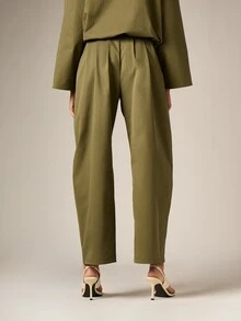 AiiRZ Olive Pleated Wide Leg Cropped Trousers With Drawstring Waist And Side Pockets For Spring Summer Casual Everyday Wear - Army Green - View 3