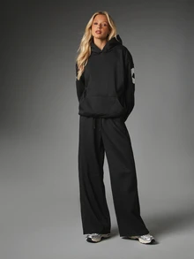 MISSGUIDED Wide Leg Drawstring Sweatpants With Bold Bum Print, Elastic Waist, Full Length, Relaxed Casual Fit - Black - View 5