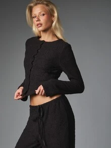 MISSGUIDED طقم منسق من قطعتين من صوف البوكلي الناعم، كارديجان قصير بأزرار وبنطال واسع الساق برباط، ملابس منزلية شتوية مريحة - الأسود - مشاهدة 5