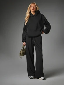 MISSGUIDED Wide Leg Drawstring Sweatpants With Bold Bum Print, Elastic Waist, Full Length, Relaxed Casual Fit - Black - View 3