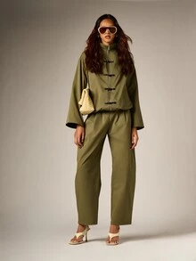 AiiRZ Olive Pleated Wide Leg Cropped Trousers With Drawstring Waist And Side Pockets For Spring Summer Casual Everyday Wear - Army Green - View 4