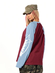 SUMWON WOMEN Oversized Raglan Long Sleeve Crop Top With Graphic Sleeve Print Color Block Contrast Panel Street Style Casual Tee - Multicolor - View 2