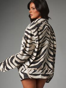 MISSGUIDED Zebra Print Oversized Denim Shacket With Snap Button Closure Patch Pockets Utility Style Hip Length Jacket Spring Summer Festival Outerwear - Multicolor - View 3