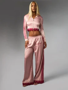 BABYPHAT Jaket Hoodie Pendek Satin dengan Resleting, Hiasan Renda, dan Bordir Logo pada Lengan dengan Garis Kontras - Baby Pink - View 3