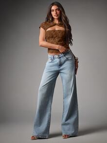 MISSGUIDED Crop Top Renda dengan Potongan Leher Model Twist dan Lengan Pendek - Atasan Crop Bertekstur Bunga yang Pas di Badan untuk Musim Semi dan Musim Panas - Coklat - View 3