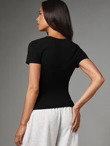 MISSGUIDED Ath Henley Crop Top With Button Detail And Script Logo Print, Short Sleeve Ribbed Baby Tee, Casual Everyday Essential - Black - View 2