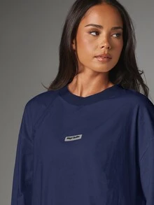 MISSGUIDED Oversized Crew Neck Long Sleeve Sweatshirt With Small Logo Patch Detail Drop Shoulder Relaxed Fit Casual Pullover Top - Navy Blue - View 4