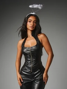 MISSGUIDED Faux Leather Crocodile Embossed Halter Corset Top With Front Gold Zip Detail And Boned Bodice For Halloween And Party Nights - White - View 2