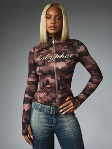 BABYPHAT Atasan Slim Fit Leher Tinggi Motif Kamuflase dengan Resleting Penuh dan Logo Tulisan Emas, Sempurna untuk Pakaian Kasual Musim Gugur dan Musim Dingin. - Chocolate Brown - View 1