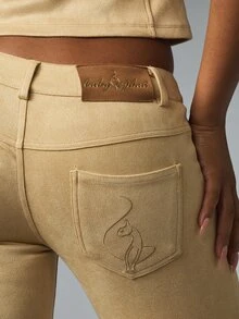 BABYPHAT Celana Bootcut Pinggang Rendah dengan Detail Logo Bordir, Saku Samping, dan Ujung Bawah Melebar, Gaya Retro Y2K. - Khaki - View 4