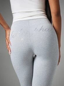 BABYPHAT Celana Legging Capri Pendek Berpinggang Tinggi dengan Logo Tulisan Rhinestone, Kain Rajut Elastis, dan Detail Cetakan Kilauan di Bagian Bokong. - Grey - View 2