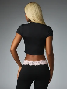 BABYPHAT Áo croptop nữ phối ren patchwork in chữ - màu đen - Xem 2