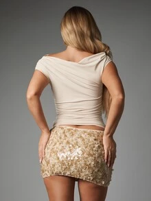 MISSGUIDED Large Paillette Sequin Mini Skirt Bodycon Low Rise Pencil Silhouette Party Evening Holiday Festive Glam - White - View 2
