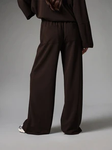 MISSGUIDED Wide Leg Sweatpants With Contrast Drawstring And Logo Patch, Elastic Waist, Relaxed Fit, Full Length Lounge Trousers - Chocolate Brown - View 2