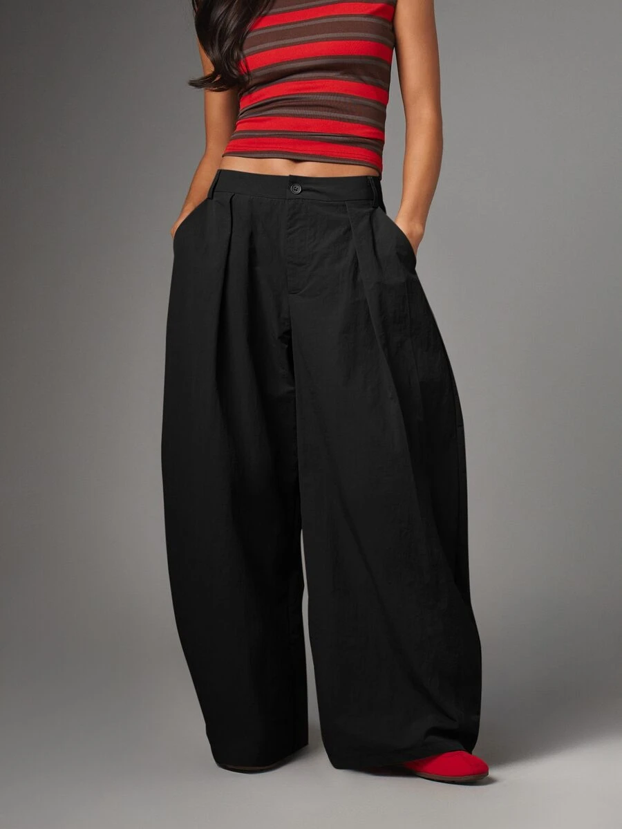 MISSGUIDED Wide Leg Pleated Trousers Low Rise Balloon Silhouette Oversized Flowy Pants Casual Chic Street Style Fall Winter - Black - View 1