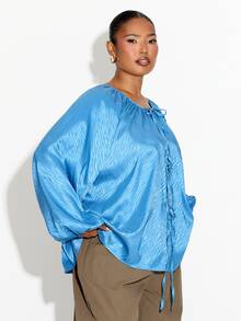 FASHION SZN ملابس علوية ساتان برباط أمامي مقاس كبير، توب ساتان جاكار باللون الأزرق المائي، ملابس أنيقة وراقية وعصرية للعمل، قصة فضفاضة، أزرق سماوي، موسم جديد خريف وشتاء - الأزرق - مشاهدة 4