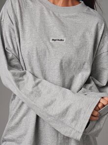MISSGUIDED Atasan lengan panjang longgar berkerah bulat dengan logo merek di dada, potongan longgar, kasual, penting untuk dipakai sehari-hari di musim gugur dan musim dingin, cocok untuk dipadukan dengan pakaian lain. - Grey - View 2