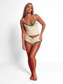 BABYPHAT Set Piyama Tidur Berbahan Cami dan Celana Pendek dengan Detail Pita dan Tulisan Merek, Model Terpadu dengan Hiasan Renda dan Logo. - Aprikot - View 4
