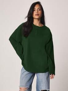 MISSGUIDED Oversized Long Sleeve Henley Top With Button Placket Relaxed Fit Drop Shoulder Casual Pullover T-Shirt Fall Winter Essential - Green - View 4