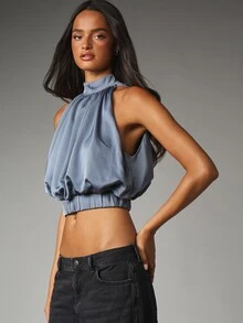 MISSGUIDED Atasan Crop Top Halter Leher Tinggi Satin dengan Detail Kerutan dan Hem Elastis untuk Pesta Malam Musim Panas - Biru - View 1