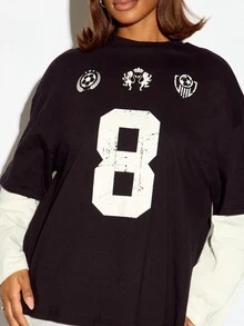 SUMWON WOMEN Oversized Soccer Sheild Graphic Number 8 Jersey T-Shirt Boxy Short Sleeve Crew Neck Sports Badge Print Top - Black and White - View 5