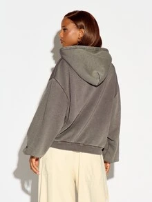 SUMWON WOMEN Sweatshirt oversized Boxy Fit Girl Kissed 1999 dengan grafis elang dan hiasan rhinestones, model lengan panjang dengan efek washed. - Hitam - View 5