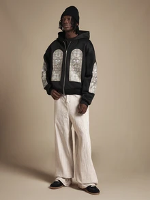 SUMWON Club Oversized Full-Zip Hoodie With Stained Glass Cathedral Window Graphic Print And Script Logo Detail - Black - View 3