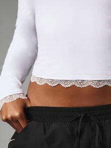 MISSGUIDED Lace Trim Crop Long Sleeve T-Shirt With Crew Neck And Fitted Silhouette Scallop Hem Detail - White - View 2