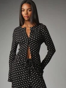 MISSGUIDED Setelan Cardigan Crop Rajut Bergaris Polkadot dan Celana Panjang Lebar dengan Kancing Depan dan Tali Serut di Pinggang - Grey - View 2