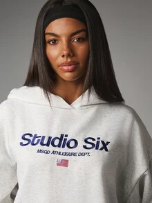 MISSGUIDED Áo nỉ Six Athleisure dáng rộng thêu logo trước ngực và túi giữa - Màu Xám nhạt - Xem 2