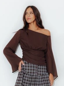 Pimkie Edition Atasan Wanita Kasual Warna Polos dengan Leher Asimetris dan Lengan Lonceng - Coffee Brown - View 1