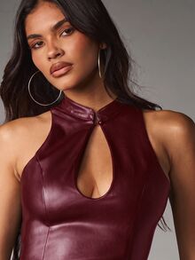 MISSGUIDED Faux Leather Halter Top With Keyhole Cutout And Mock Neck Sleeveless Fitted Corset Style Party Night Out Top - Burgundy - View 3