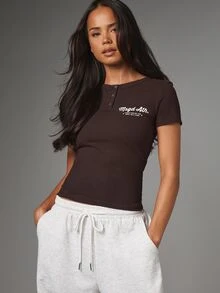 MISSGUIDED Ath Script Logo Henley Neck Crop Top With Button Detail And Short Sleeves - Casual Everyday Essential - Brown - View 3
