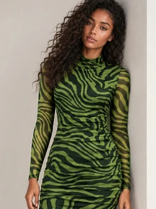 ELLERISSA Gaun Mini Bodycon Lengan Panjang Berkerut Motif Zebra Hijau - Hijau - View 6