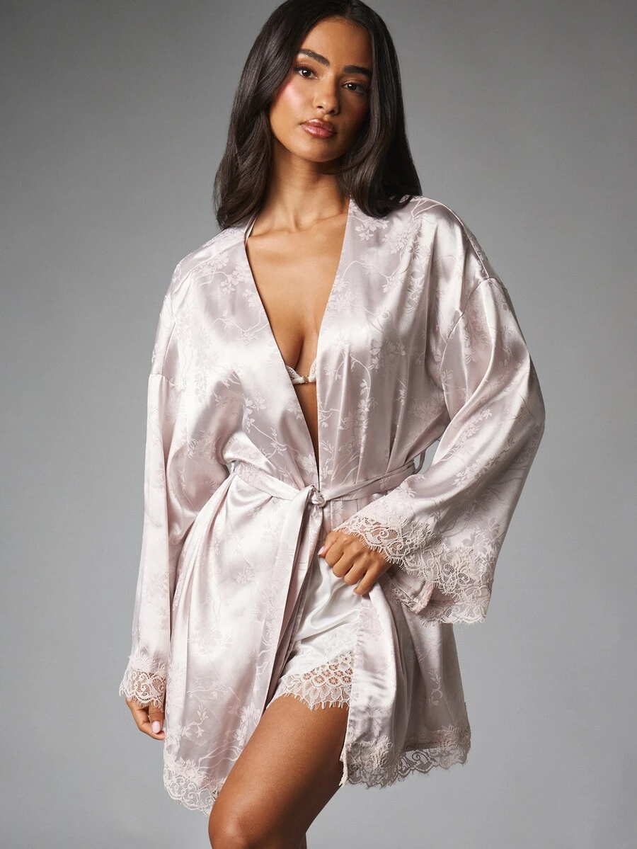 MISSGUIDED Satin Jacquard Floral Kimono Robe With Lace Trim Cuffs And Hem Belted Wrap Style Mini Length Bridal Loungewear - Light Grey - View 1