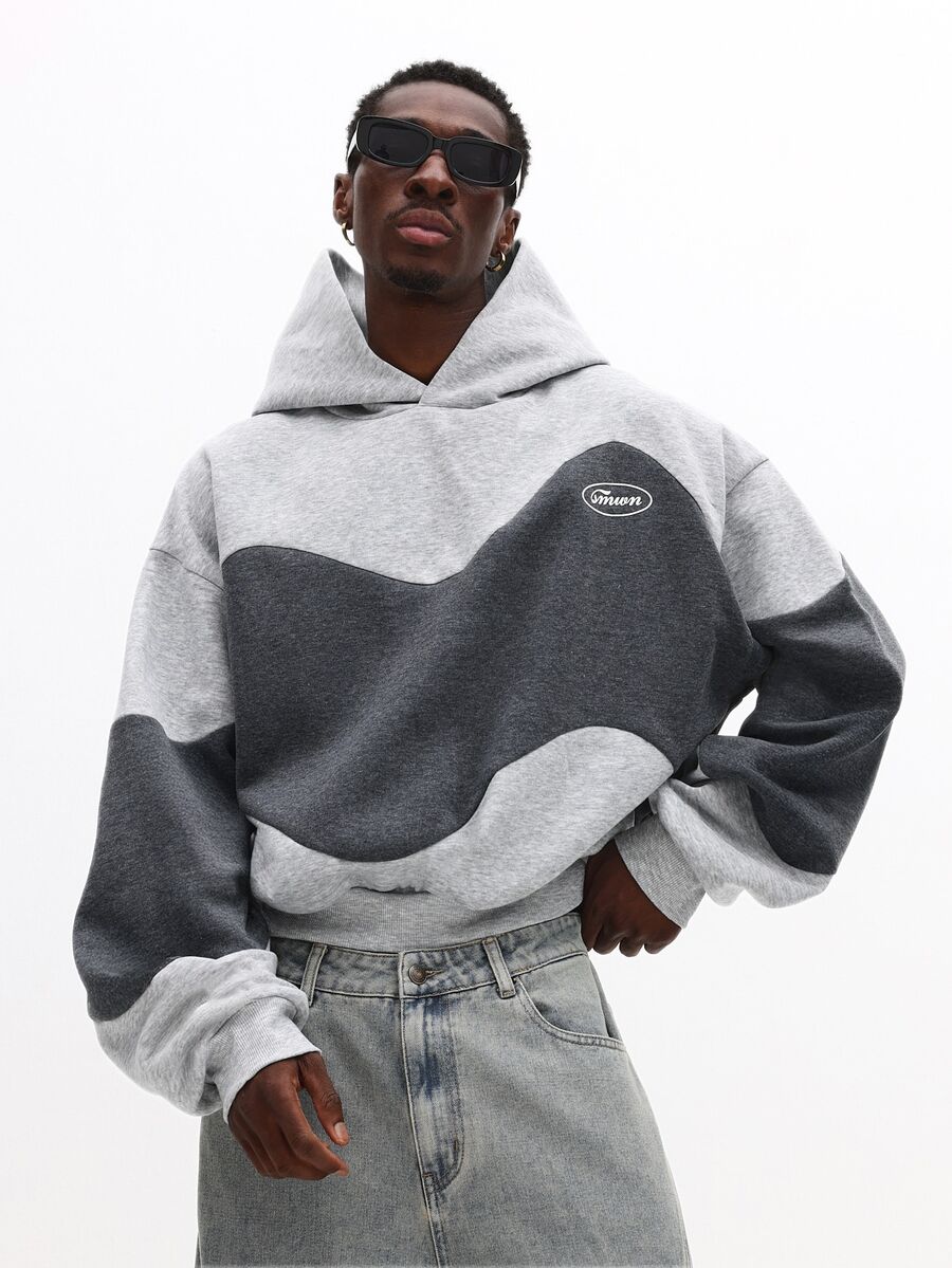 SUMWON Plus size färgblockad hoodie med vågpaneldesign och liten logotryck på bröstet, pullover sweatshirt för höst och vinter - Grå - Visa 1