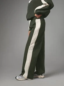 MISSGUIDED Wide Leg Track Pants With Contrast Side Stripe Elastic Waist Relaxed Fit Woven Nylon Pull-On Trousers - Army Green - View 4