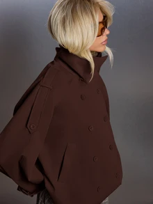 MISSGUIDED Jaket utilitas double-breasted cropped dengan kerah corong tinggi, epaulet di bahu, saku tempel, dan manset kancing. Pakaian luar untuk musim gugur dan musim dingin. - Chocolate Brown - View 5