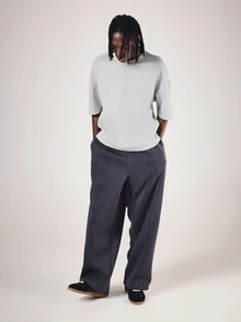 SUMWON Oversized Crew Neck Short Sleeve T-Shirt With Tonal Back Logo Print Essential Streetwear Top For Summer - Grey - View 3