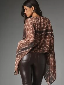 MISSGUIDED Abstract Print Batwing Sleeve Boat Neck Chiffon Blouse With Dramatic Flowy Sleeves Fall Winter Party Evening Top - Multicolor - View 2